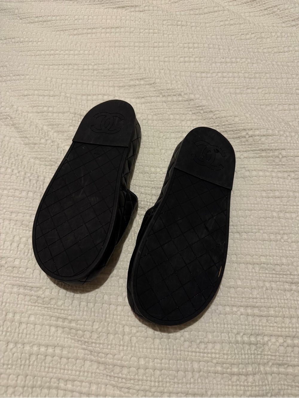 CHANEL Black Quilted Lambskin Slide Sandals with CC Motif - Picture 3 of 5